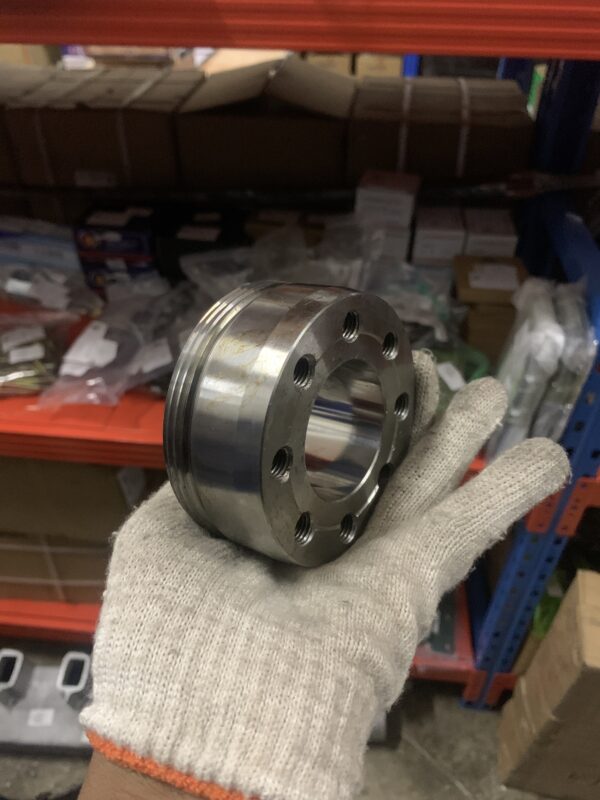 WD615 crankshaft flange(internal diameter 48 with return oil line) 61500020070