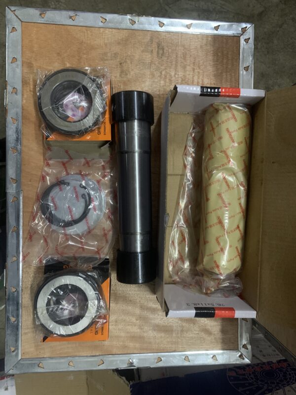 Sinotruck steering king pin set