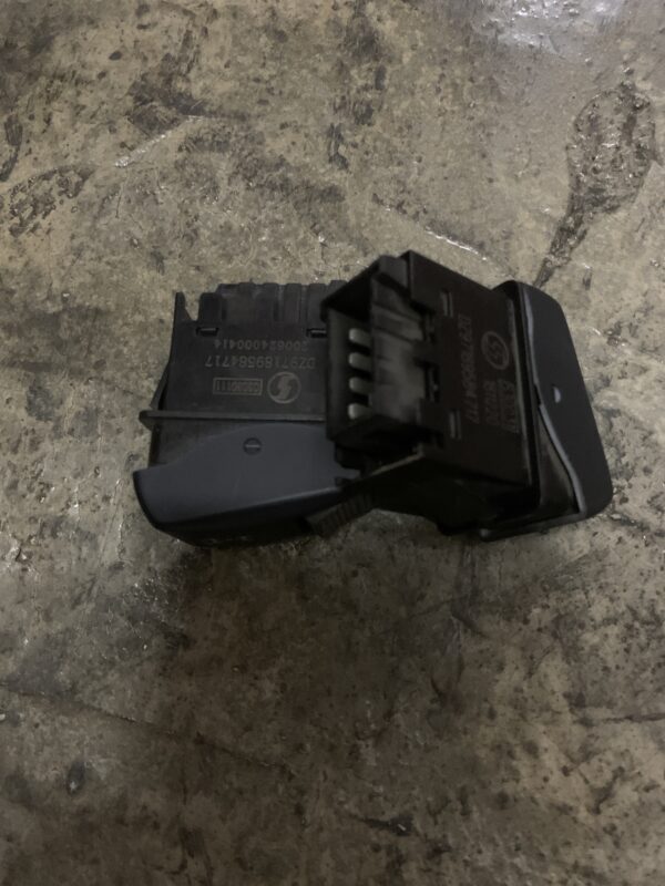 Shacman  Inter-axel diff lock switch(SM) DZ97189584717