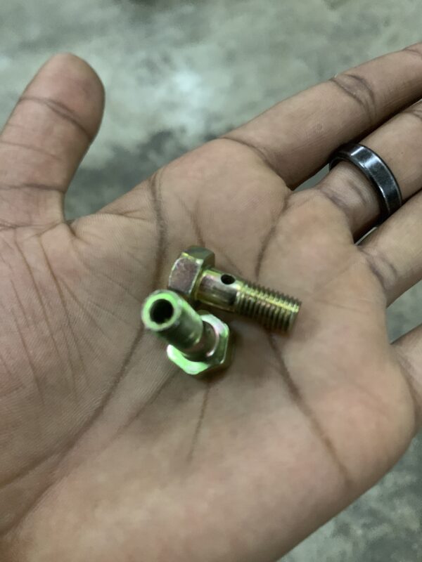 WD615 female bolt(?8) 90003962603