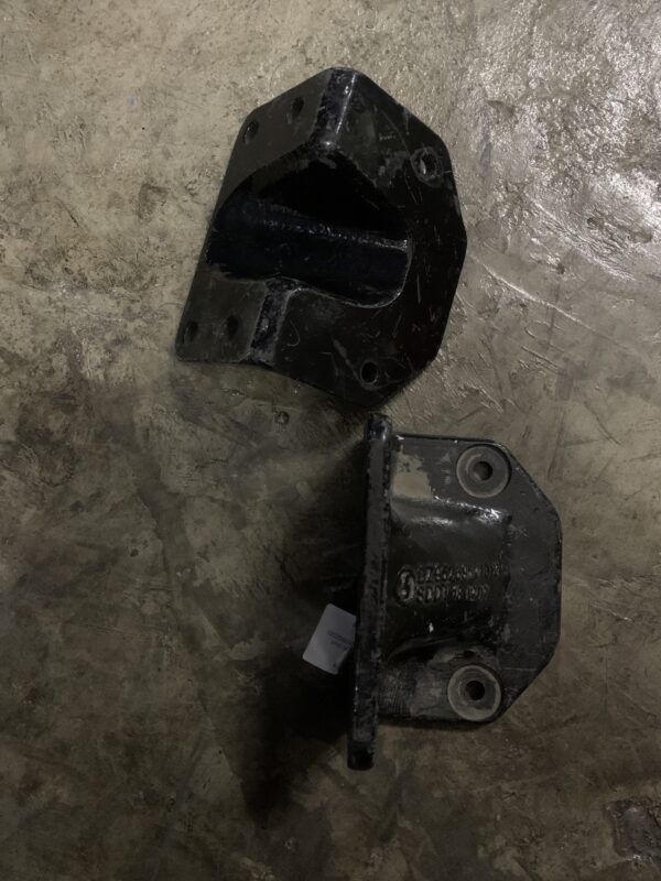 Shacman buffer block bracket(SM) DZ95259521011
