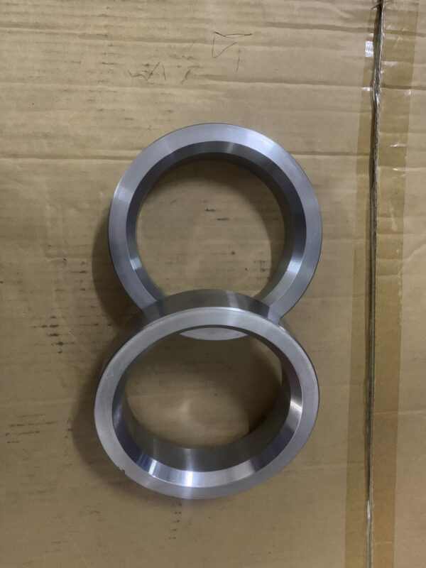 Shacman oil seal housing of wheel hub of TGX DZ9112340280