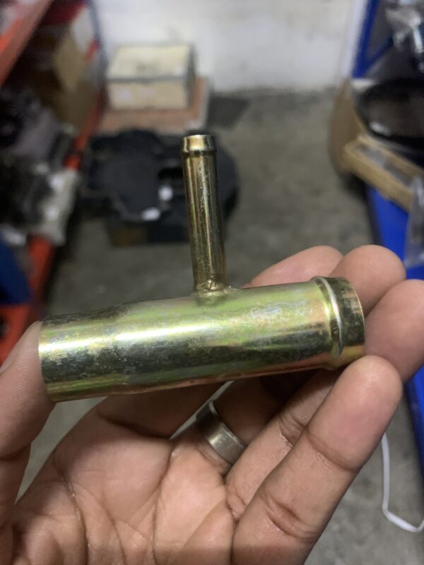 WD615 cylinder head T type three-way valve VG61500060045