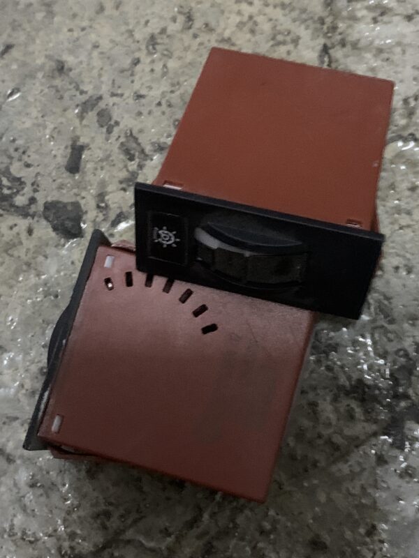 Shacman  Meter lighting brightness adjustment switch(SM) DZ97189584712