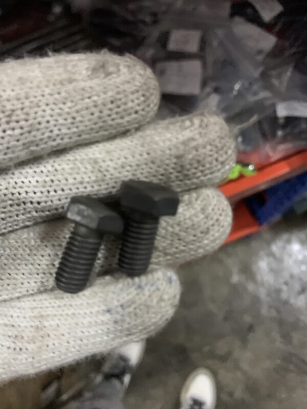 WD615 camshaft screw 90003802399