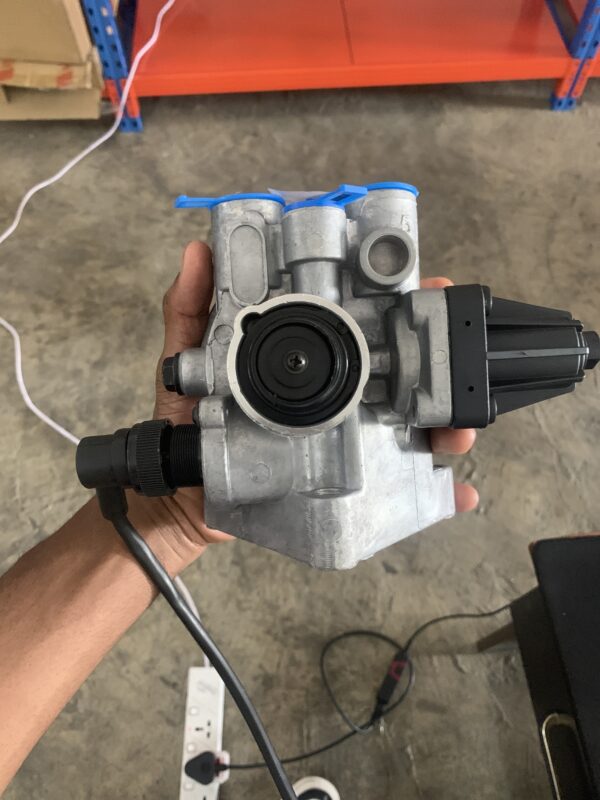 Air drier only valve