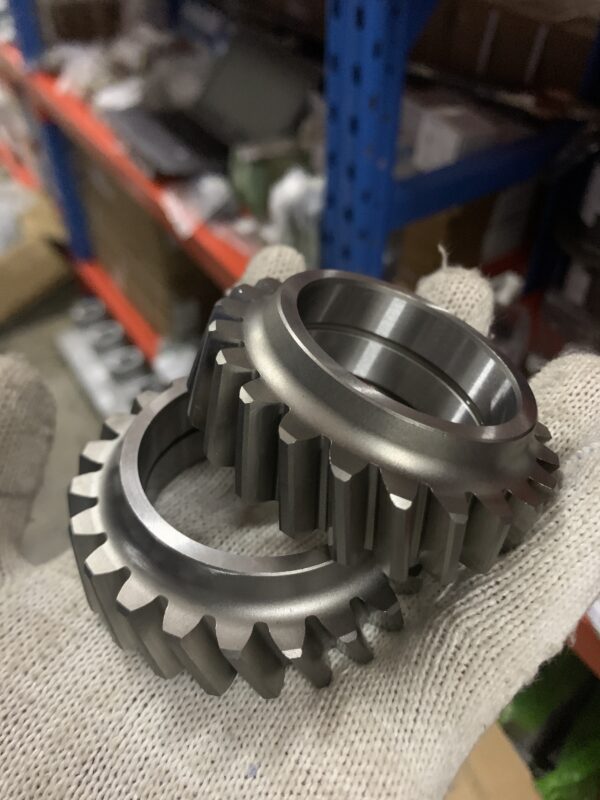 WD615 Oil pump middle gear(70364 23 teeth) 1614070061 - Image 2