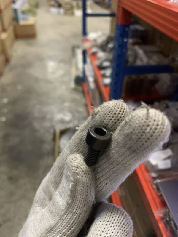 WD615 oil cooler 6 angle round screw(M8*16)  190003862419