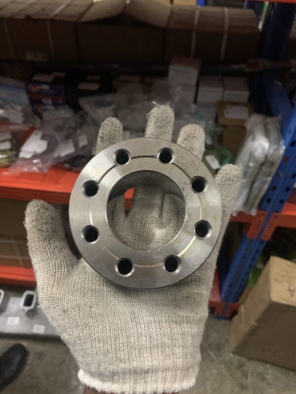 WD615 crankshaft flange(internal diameter 48 with return oil line) 61500020070 - Image 2