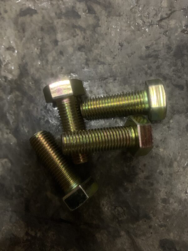 rear support screw 12*35