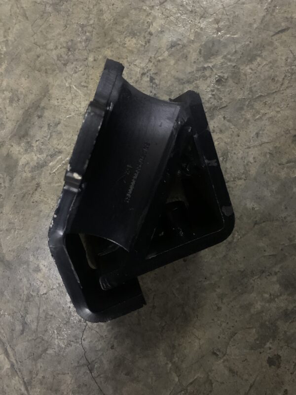 HOWO engine front support WG9725590600