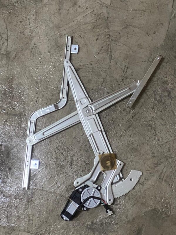 Shacman  (BH-HP22406140011) Electric window regulator of left (SM) DZ15221330058
