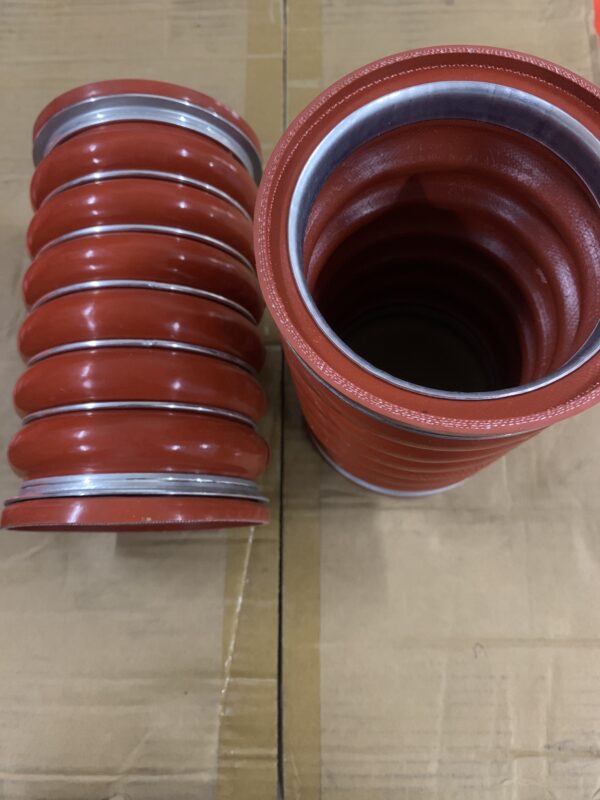 HOWO Intercooled silicone tubing WG9730530011/3